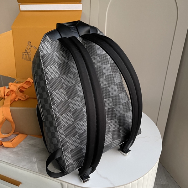 ルイヴィトンバッグ背面デザイン